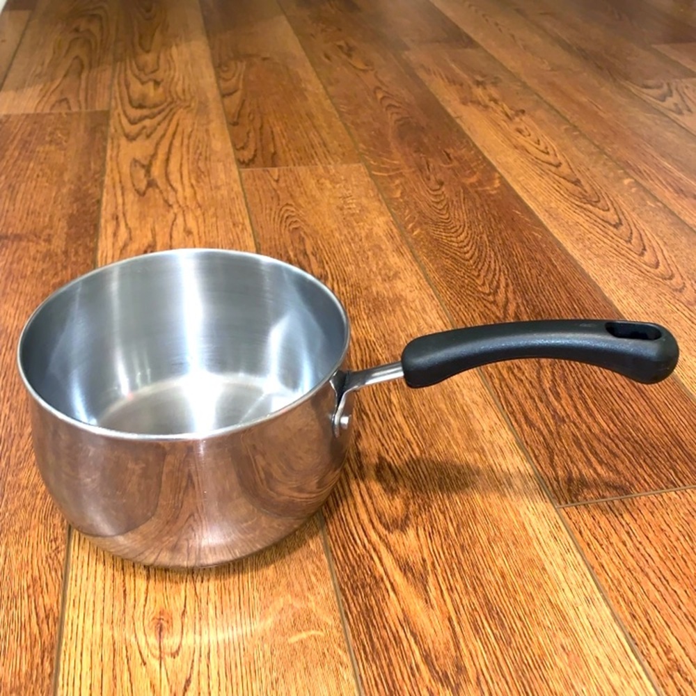 Paula Deen Bonded Stainless Steel 3 Quart Pan: Small Dent Bottom Edge (see Pics)